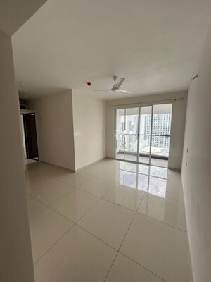 Room in 2 BHK Apartment at Yashwin Orizzonte, Kharadi – for Rent
