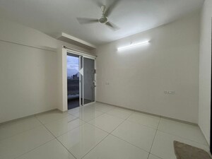 Room in 2 BHK Apartment at Yashwin Orizzonte, Kharadi – for Rent