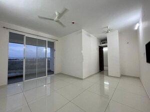Room in 2 BHK Apartment at Yashwin Orizzonte, Kharadi – for Rent