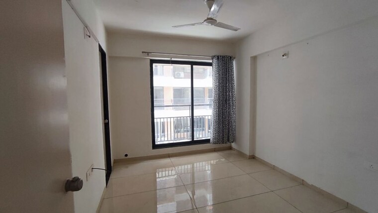 Room, shri-brahmani-vishakha-olivia 3 Bedroom 1002 Sq.Ft. Apartment In Tragad Ahmedabad 10555859