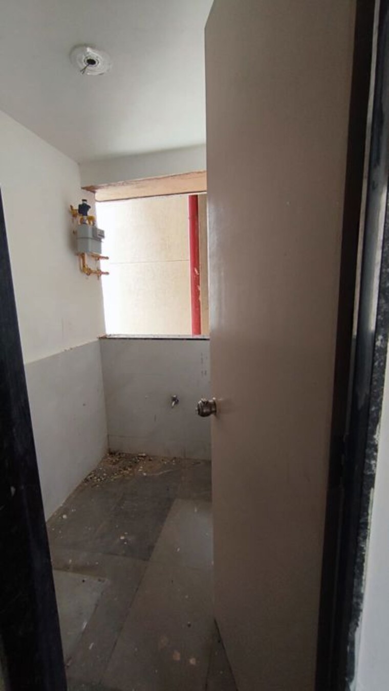 Bathroom, shri-brahmani-vishakha-olivia 3 Bedroom 1002 Sq.Ft. Apartment In Tragad Ahmedabad 10555859