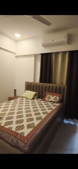 2 BHK Apartment For Rent in Dev Leo Tower, Oshiwara