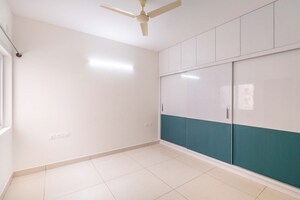 Room in 3 BHK Apartment at Prestige Green Gables, Panathur – for Rent