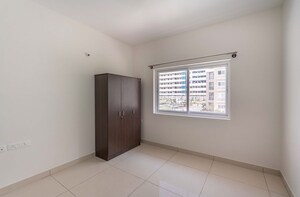 Room in 3 BHK Apartment at Prestige Green Gables, Panathur – for Rent