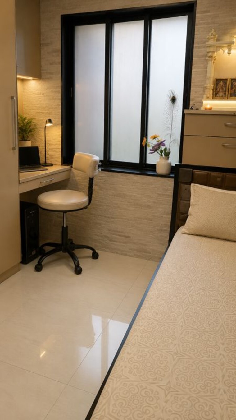 Room, dadar east 1 Bedroom 400 Sq.Ft. Apartment In Dadar East Mumbai 10555945