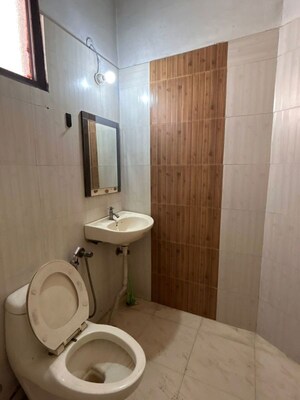 Bathroom in 1 BHK Builder Floor at Saket – for Rent