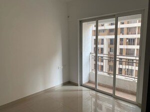 Room in 2 BHK Apartment at HDIL Dheeraj Basera, Malad West – for Rent