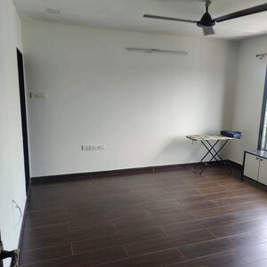 Room in 2 BHK Apartment at Kalindi Goregaon, Goregaon West – for Rent