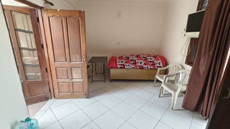 Bedroom, palam-vihar-residents-association 1 RK 540 Sq.Ft. Builder Floor In Palam Vihar Gurgaon 10556455