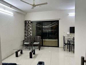 Room in 2 BHK Apartment at Kharadi – for Rent