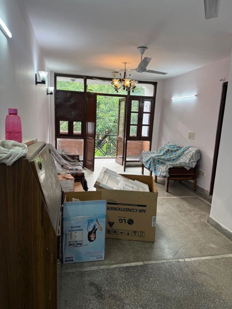 Living Room, kalkaji 1 Bedroom 100 Sq.Yd. Builder Floor In Kalkaji Delhi 10556467