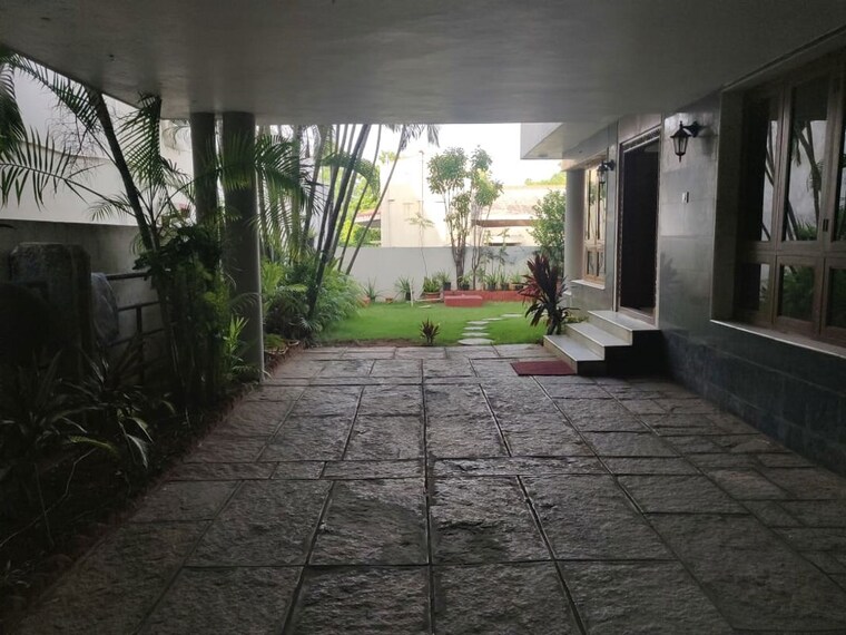 Parking, banjara hills 4 Bedroom 4500 Sq.Ft. Independent House In Banjara Hills Hyderabad 10556486
