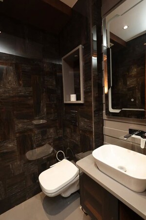 Bathroom in 2.5 BHK Builder Floor at Smart World Orchard, Sector 61 – for Rent