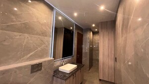 Bathroom in 2.5 BHK Builder Floor at Smart World Orchard, Sector 61 – for Rent