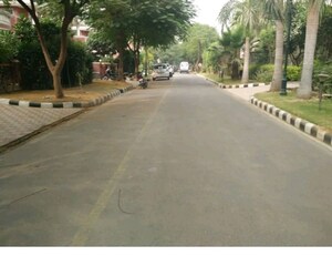 Balcony in 5 BHK Villa at Eldeco Mansionz, Sector 48 – for Sale