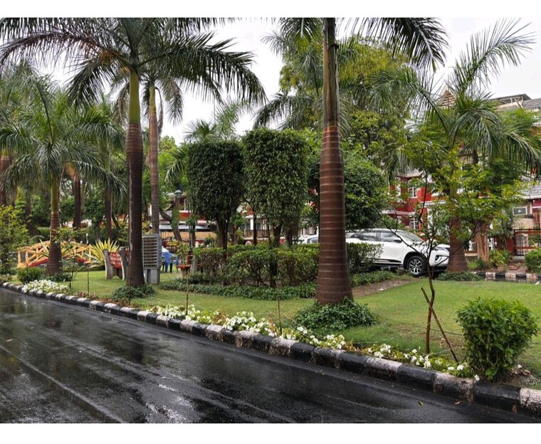 Garden, eldeco-mansionz 5 Bedroom 260 Sq.Yd. Villa In Sector 48 Gurgaon 10556490