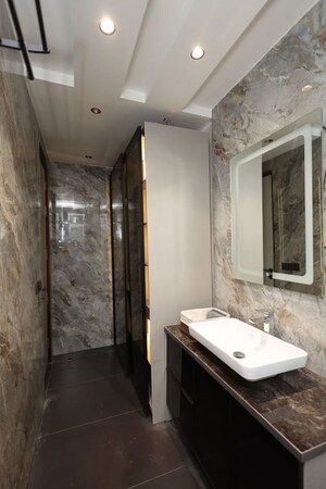 Bathroom in 3 BHK Builder Floor at Smart World Orchard, Sector 61 – for Rent
