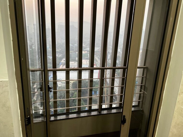 Balcony, kalpataru-paramount 2 Bedroom 900 Sq.Ft. Apartment In Kapur Bawdi Thane 10556552