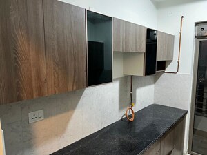 Team Area in 2 BHK Apartment at Kalpataru Paramount, Kapur Bawdi – for Rent