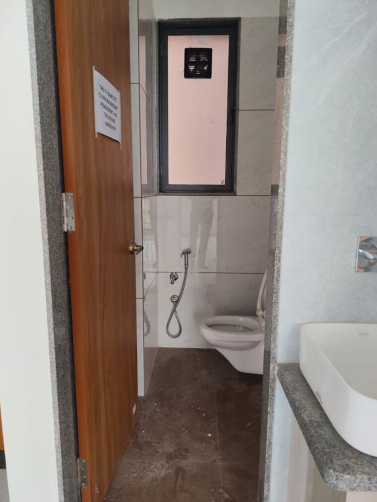 Bathroom, dahin nagar 2 Bedroom 1300 Sq.Ft. Apartment In Dahin Nagar Surat 10556571