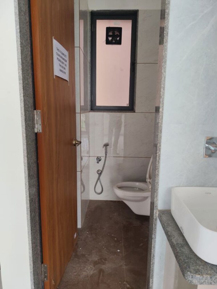 Bathroom, dahin nagar 2 Bedroom 1300 Sq.Ft. Apartment In Dahin Nagar Surat 10556571