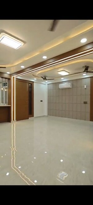 Room in 2 BHK Builder Floor at Indrapuram – for Sale