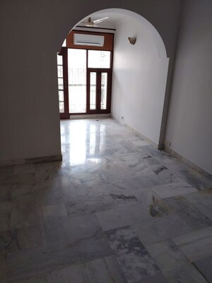 Room in 3 BHK Builder Floor at Greater Kailash – for Rent
