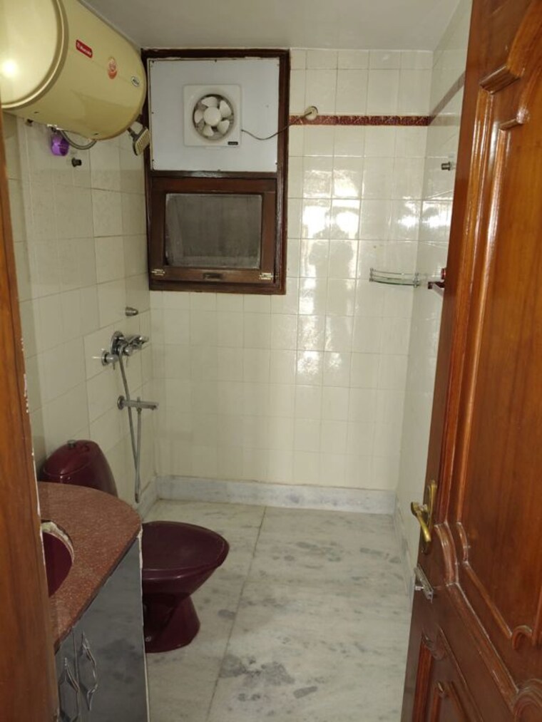 Other, greater kailash 3 Bedroom 2100 Sq.Ft. Builder Floor In Greater Kailash Delhi 10556606