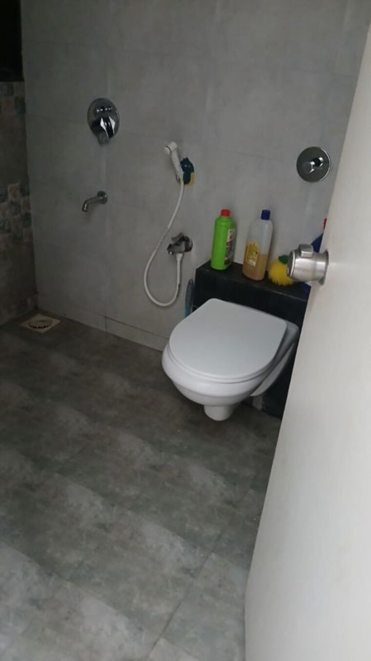 Bathroom, palanpur 1 Bedroom 780 Sq.Ft. Apartment In Palanpur Surat 10556609
