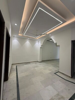 Room in 2 BHK Builder Floor at Kalkaji – for Rent