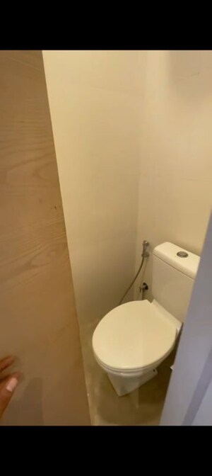 Bathroom in 6+ BHK Apartment at Cuffe Parade – for Sale