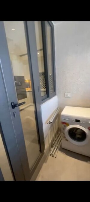 Bathroom in 6+ BHK Apartment at Cuffe Parade – for Sale