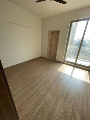 Room in 3 BHK Builder Floor at Sector 21 – for Rent