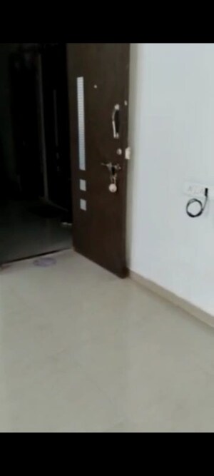 Room in 1 RK Apartment at Osho Anand, Naupada – for Rent