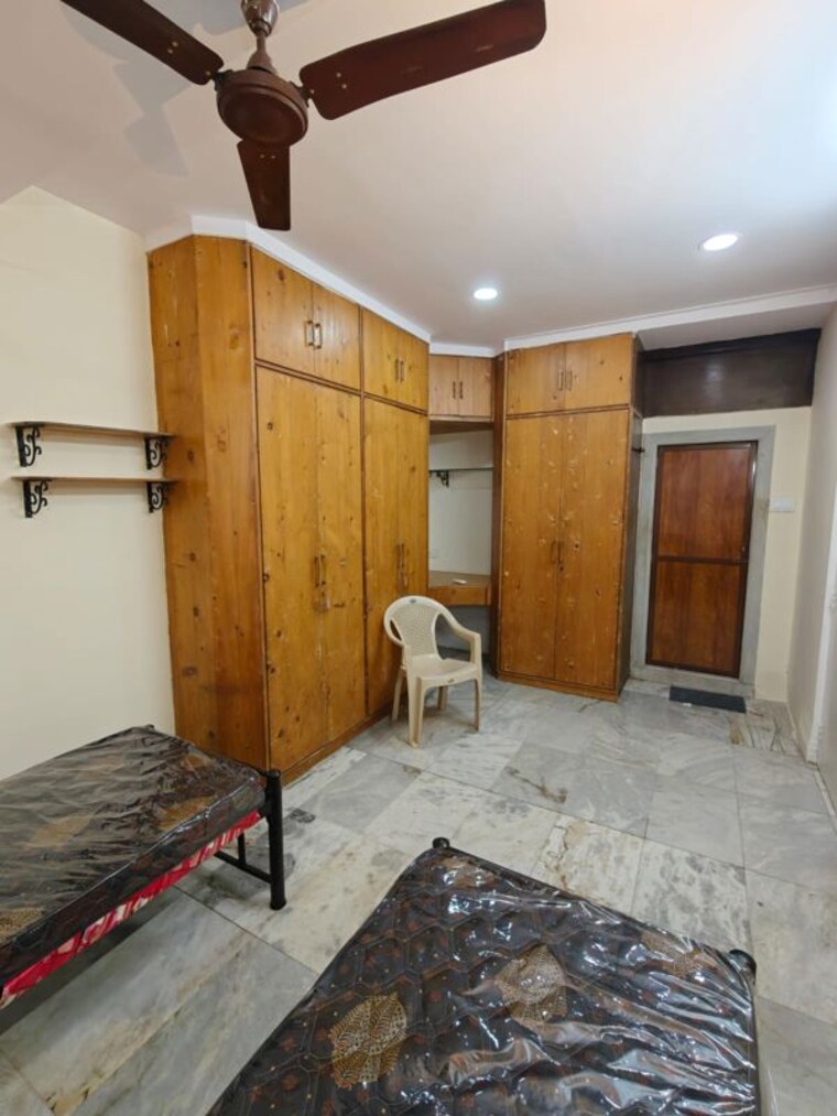Bedroom, malad west Pg For Boys In Malad West 10556624