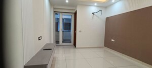 Room in 3 BHK Builder Floor at Sector 21 – for Rent