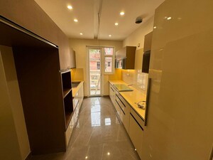 Building Lobby in 3 BHK Builder Floor at Sector 21 – for Rent