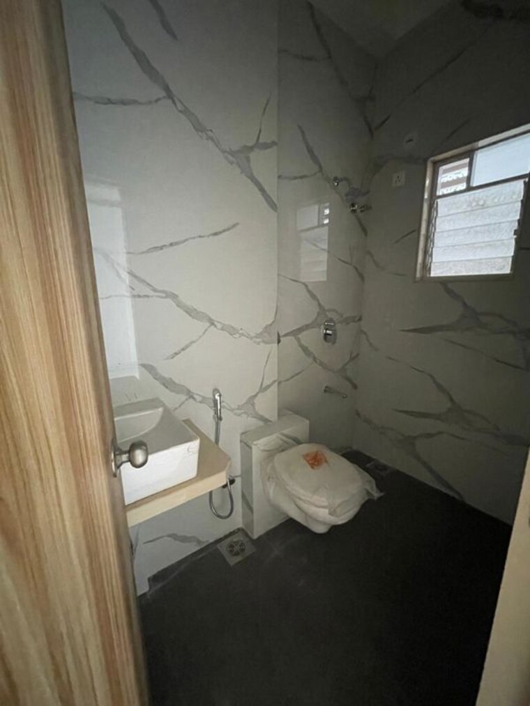 Bathroom, santacruz west 3 Bedroom 1130 Sq.Ft. Apartment In Santacruz West Mumbai 10556673