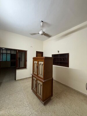 2 BHK Builder Floor For Rent in South Extension ii