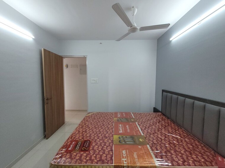 Bedroom, godrej-emerald 2 Bedroom 712 Sq.Ft. Apartment In Ghodbunder Road Thane 10556681