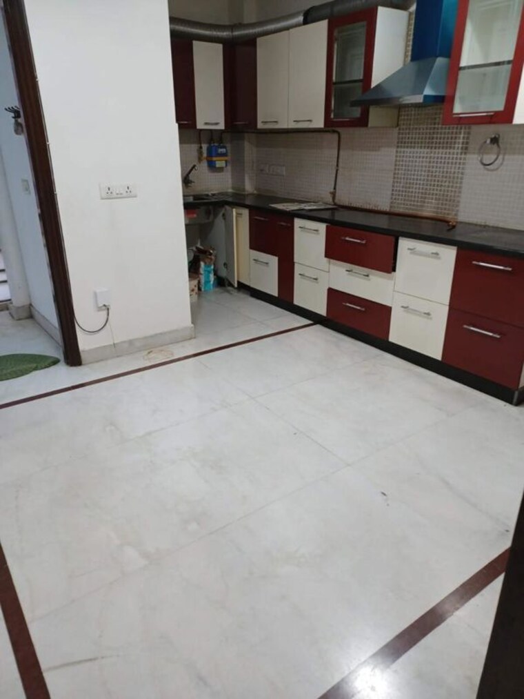 Kitchen, chittaranjan park 3 Bedroom 1400 Sq.Ft. Builder Floor In Chittaranjan Park Delhi 10556729