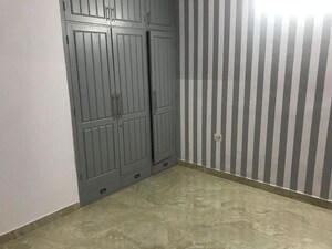 Room in 3 BHK Apartment at Alaknanda – for Rent