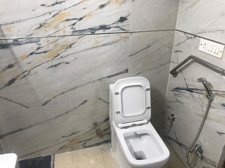 Bathroom, alaknanda 3 Bedroom 1700 Sq.Ft. Apartment In Alaknanda Delhi 10556762