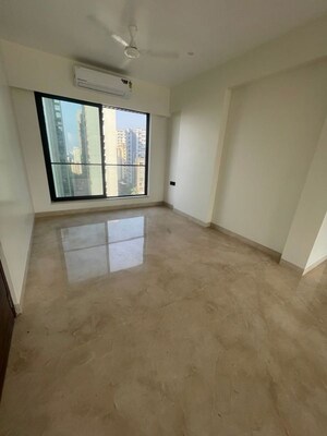 Room in 3 BHK Apartment at Bandra West – for Sale