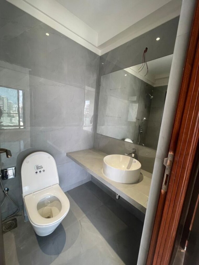 Bathroom, bandra west 3 Bedroom 955 Sq.Ft. Apartment In Bandra West Mumbai 10556746