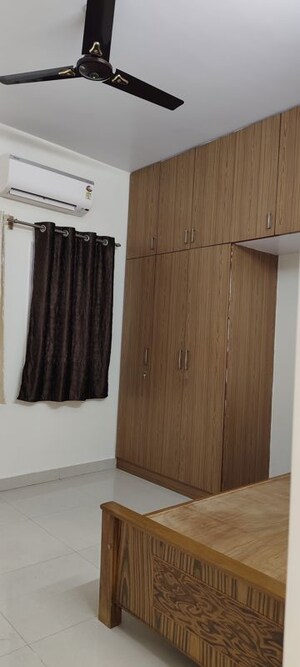 Room in 2 BHK Apartment at Indiranagar – for Rent