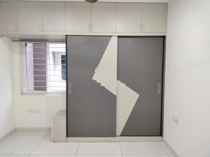 Room in 2.5 BHK Apartment at Aparna Sarovar Zenith, Nallagandla – for Rent