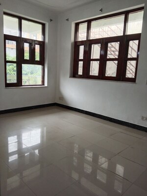 Room in 3 BHK Villa at Sector 23 – for Rent