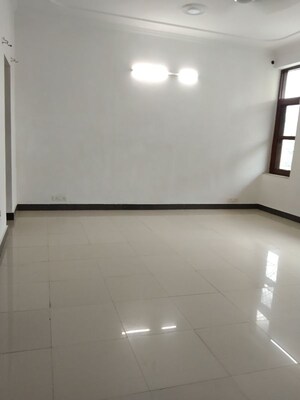 Room in 3 BHK Villa at Sector 23 – for Rent