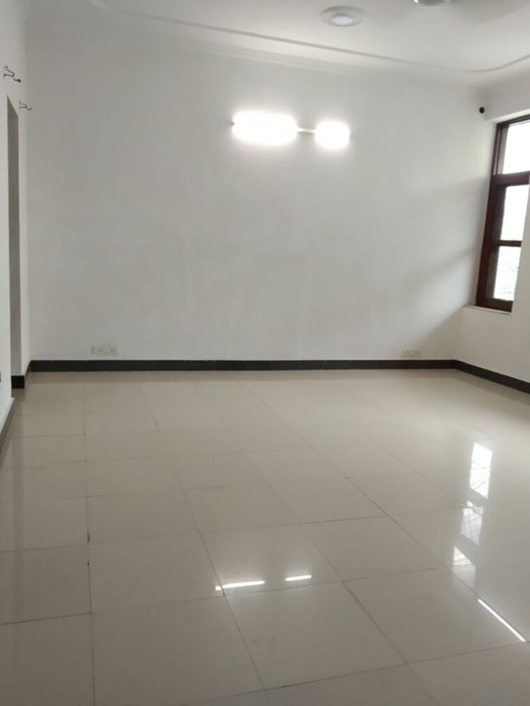 Room, sector 23 3 Bedroom 2000 Sq.Ft. Villa In Sector 23 Gurgaon 10556793